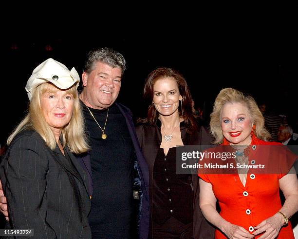 Diane Ladd, Robert Hunter, Denise Brown, and Carol Connors