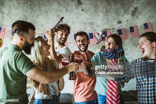 cheers to the fourth of july! - 4th of july with wine imagens e fotografias de stock