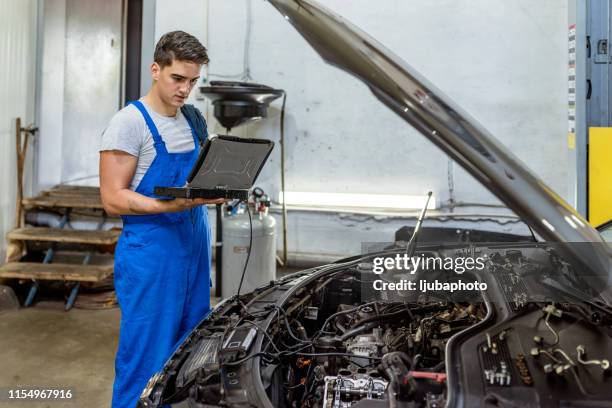 Car Test Computer Car Test Computer Photos and Premium High Res Pictures - Getty Images