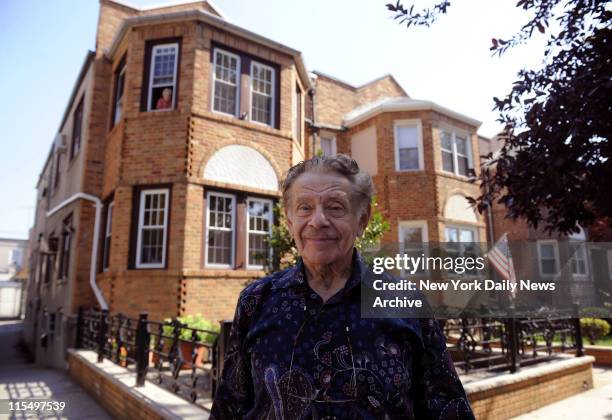 Jerry Stiller, took a car ride with the Daily News to see the home used for the exterior shots used for The Costanza's home in Seinfeld. Jerry played...