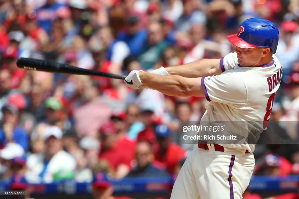 Cincinnati Reds v Philadelphia Phillies