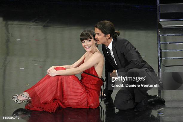 Victoria Cabello and Orlando Bloom during 56th San Remo Music Festival - March 2, 2006 at Ariston Theatre in San Remo, Italy.