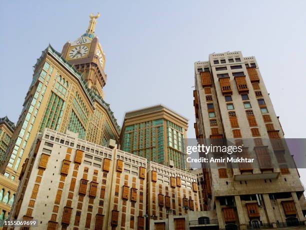 skyscraper buildings near and around al-haram mosque (kabah) - makkah clock tower stock pictures, royalty-free photos & images