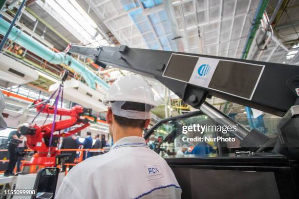 On Thursday installed the first robot of the future electric 500 assembly line in its historic plan of Mirafiori, in Turin. The prevision is to will...