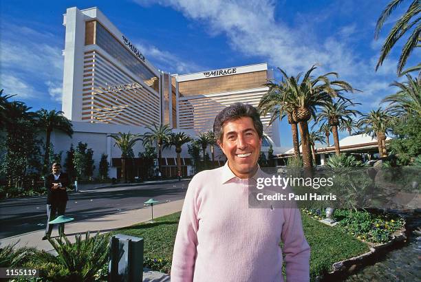 1990.LAS VEGAS. STEVE WYNN THE LAS VEGAS BUSINESSMAN AND OWNER OF THE MIRAGE HOTEL.