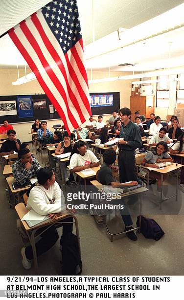 9/21/94-LOS ANGELES,BELMONT HIGH SCHOOL LOS ANGELES,A TYPICAL MIX IN A CLASS OF STUDENTS AT LOS ANGELES BIGGEST HIGH SCHOOL