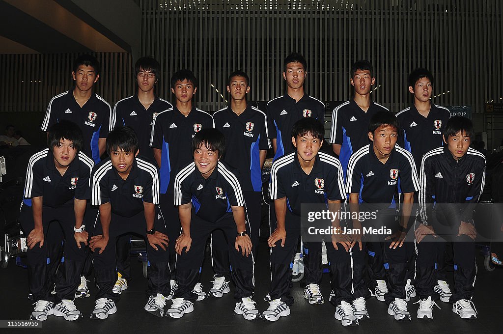 Japanese U17 Footbal Team Arrives To Mexico