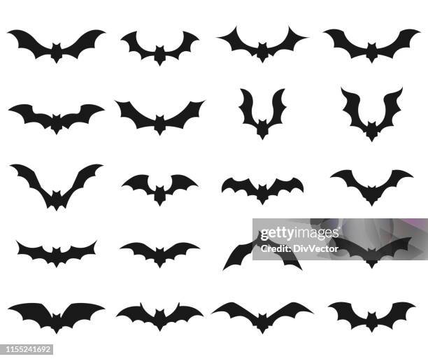 ilustraciones, imágenes clip art, dibujos animados e iconos de stock de icono del vector bat establecido - halloween scary