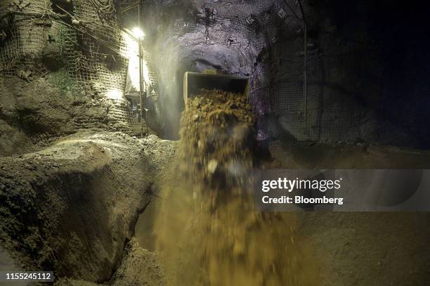 Tippe Rocks 34 Mine Tipple Stock Photos, High-Res Pictures, and Images - Getty Images