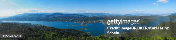 view from pyramidenkogel to lake woerth, carinthia, austria - ヴェルターゼー ストックフォトと画像