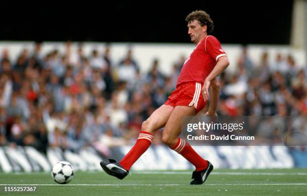 Notts Forest defender Paul Hart in action on the Loftus Road artificial turf against QPR on September 8, 1984 in London, United Kingdom.
