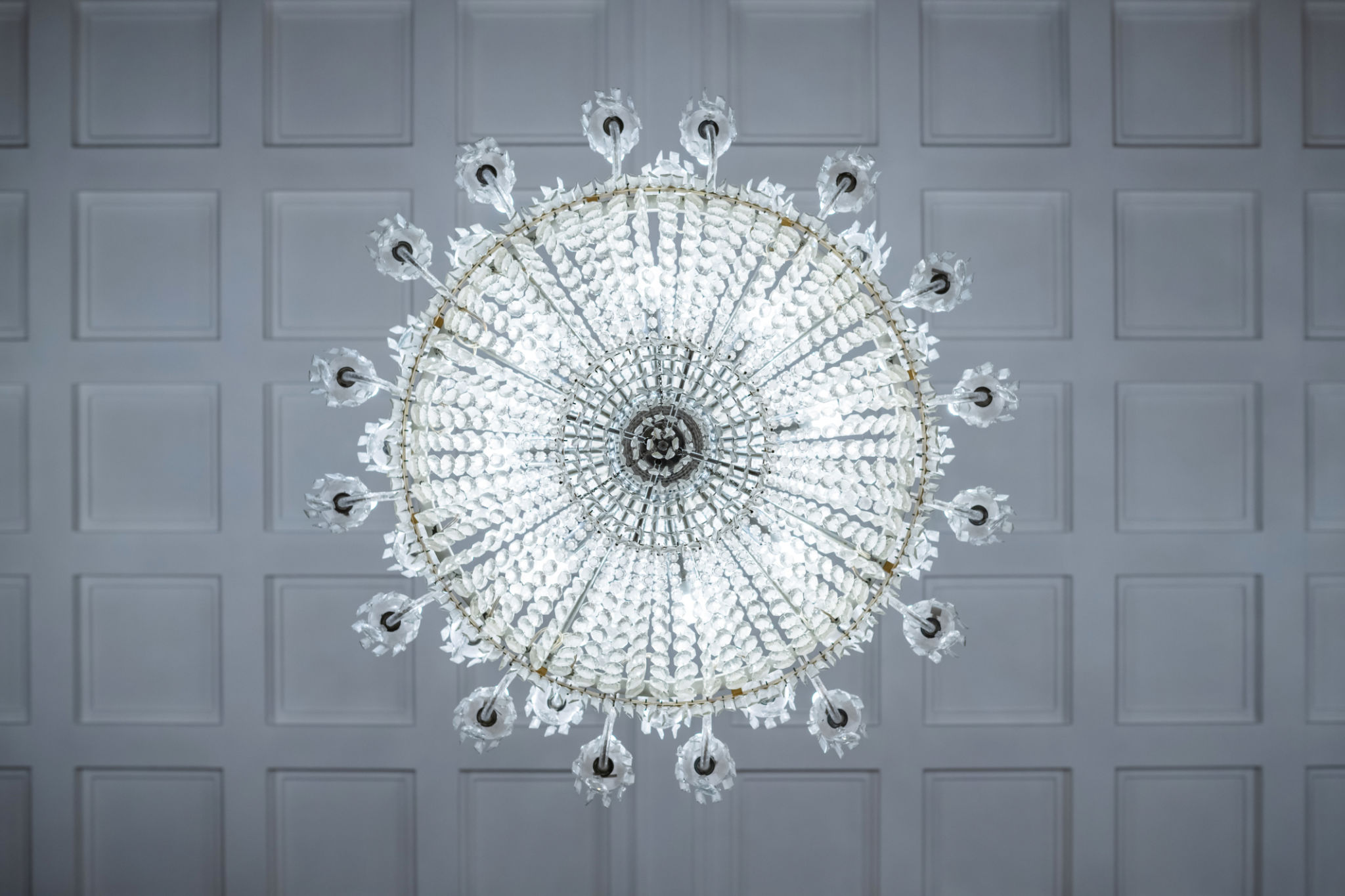 professional chandelier cleaning