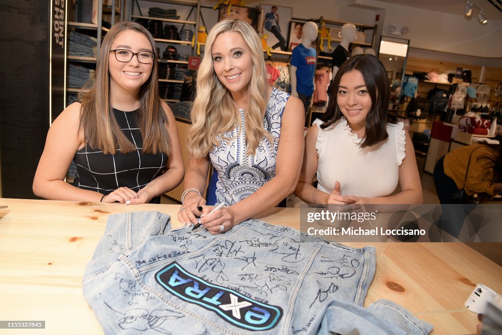 Kate Gosselin Visits "Extra"