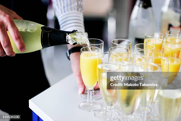 champagne - vruchtensap stockfoto's en -beelden