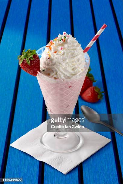 strawberry milkshake - ian gwinn stock pictures, royalty-free photos & images