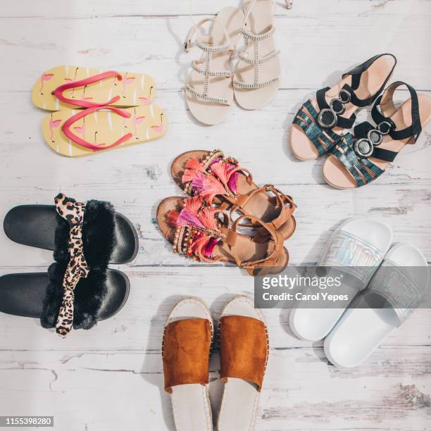 collection of female summer sandals top view - sandales photos et images de collection