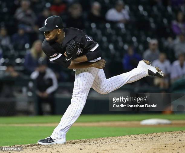 Alex Colome of the Chicago White Sox pitches against the Kansas City Royals at Guaranteed Rate Field on May 29, 2019 in Chicago, Illinois. The White...