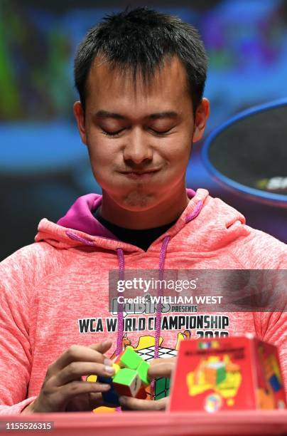 Alex Botz 1,594 Cube World Championship Stock Photos, High-Res Pictures, and ...