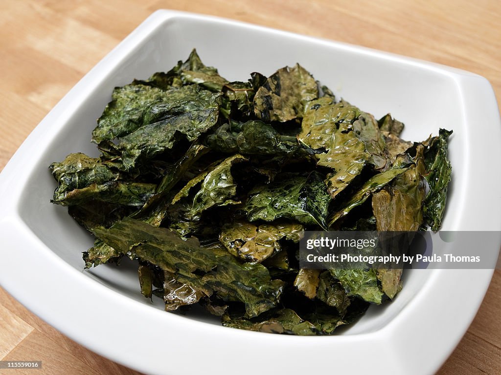 Baked kale chips