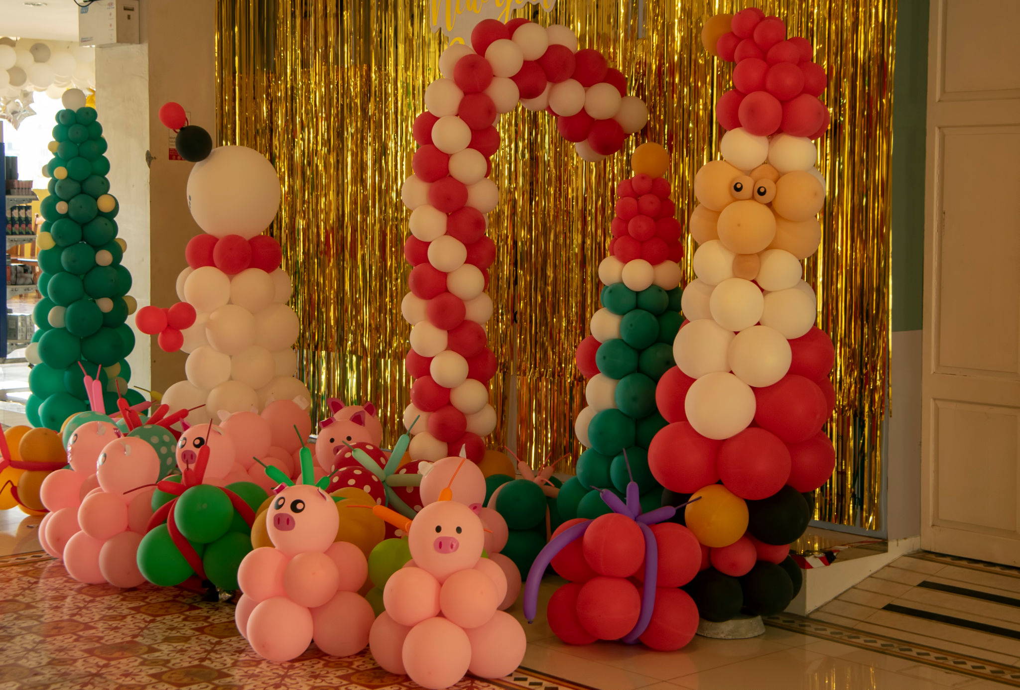 balloon decorations winter