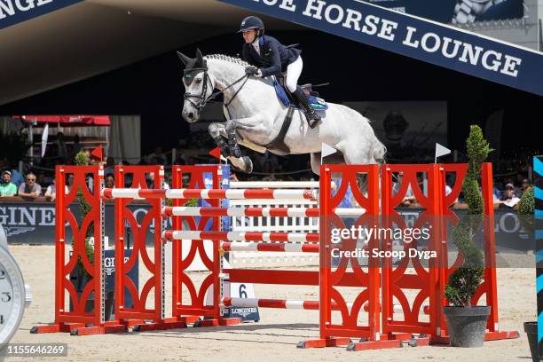 Pia (Horse) Photos and Premium High Res Pictures - Getty Images