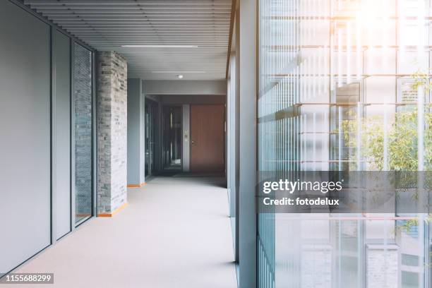 empty corridor in modern office building - star style lounge imagens e fotografias de stock