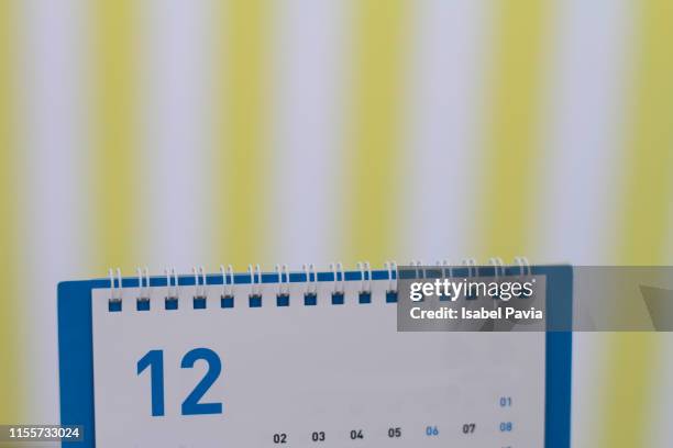 december. calendar folders - season 12 stockfoto's en -beelden