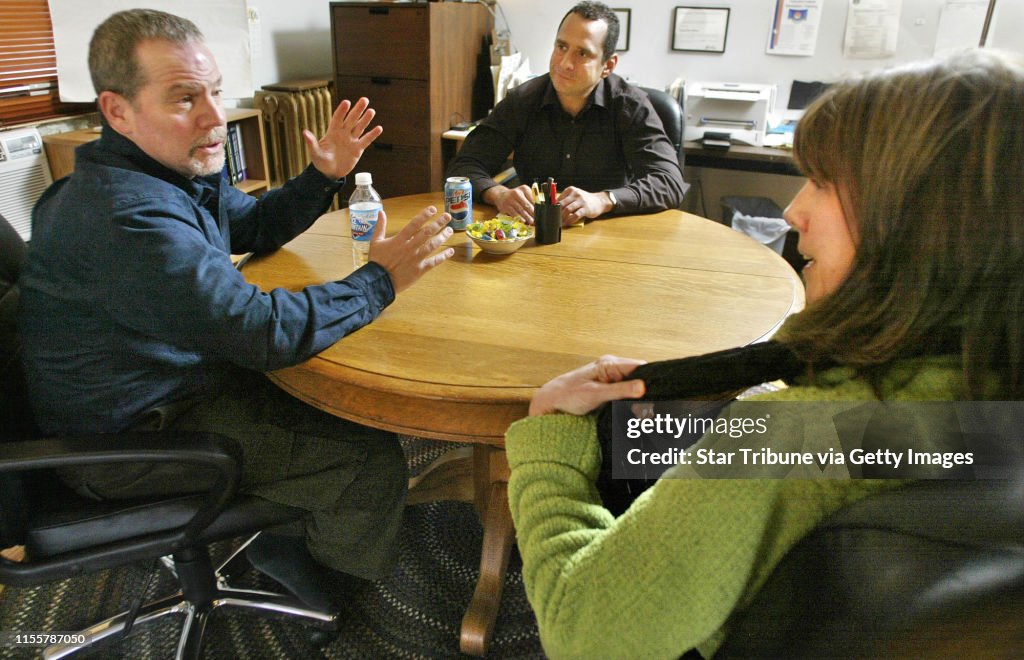 MARLIN LEVISON *mlevison@startribune.com 03/09/07 Assign# 109539- New world of divorce proceedings calls for mediation procedures with a specialist instead of the usual acrimonious meetings with lawyers. Here, recently divorced couple Nancy Anderson and