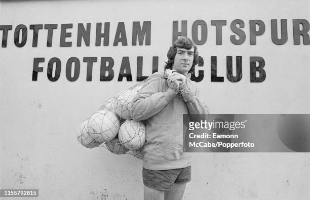 Tottenham Hotspur goalkeeper Pat Jennings at a training session in London, England, circa November 1976.