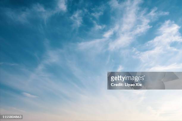 empty sky with clouds - clear sky stock-fotos und bilder