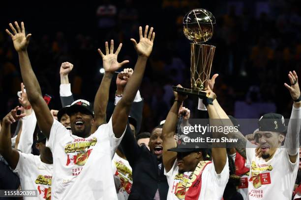 Raptors Raffles 3,579 Toronto Raptors Team Photo Photos & High Res Pictures - Getty Images