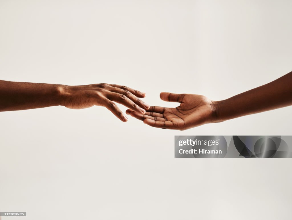Chegar a alguém