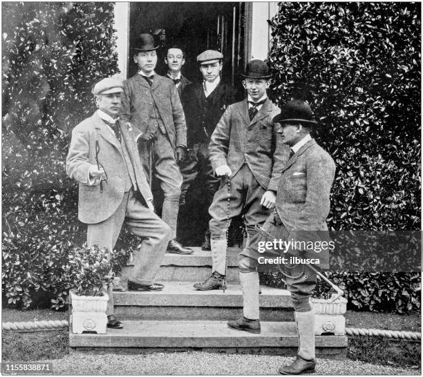 illustrations, cliparts, dessins animés et icônes de antique vintage noir et blanc photo: portrait des hommes à l’extérieur - culture britannique
