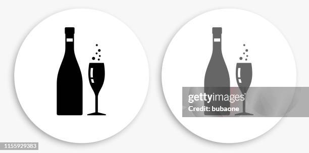 stockillustraties, clipart, cartoons en iconen met sprankelende champagne zwart en wit ronde icoon - koolzuurhoudende drank