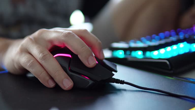 Using Wireless Mouse Videos and HD Footage - Getty Images