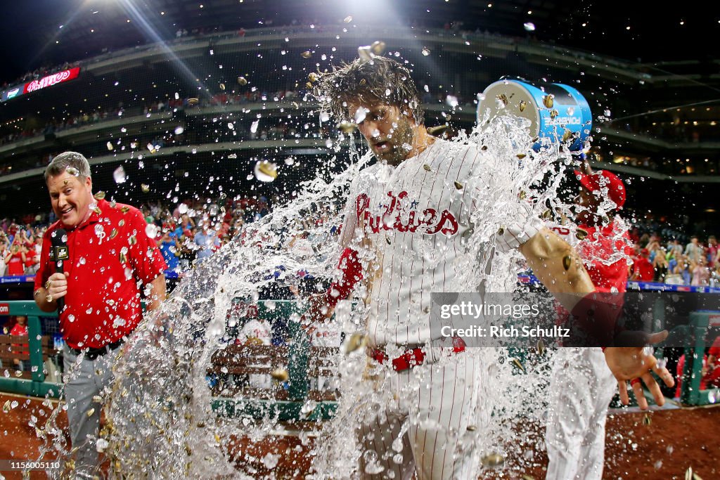 Los Angeles Dodgers v Philadelphia Phillies