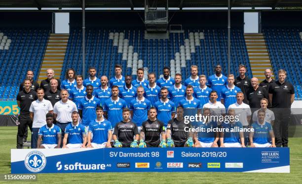 July 2019, Hessen, Darmstadt: Soccer 2nd Bundesliga: Photo shoot in Darmstadt 98 for the 2019/20 season in the Merck Stadium at Böllenfalltor: back...