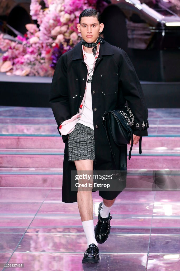 Versace - Runway - Milan Men's Fashion Week Spring/Summer 2020