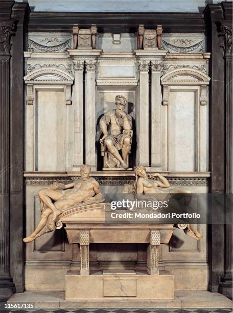 Italy; Tuscany; Florence; San Lorenzo basilica; Medici Chapel. Whole artwork. Man figure, Lorenzo de 'Medici pensive, melancholy, portrait, tomb,...