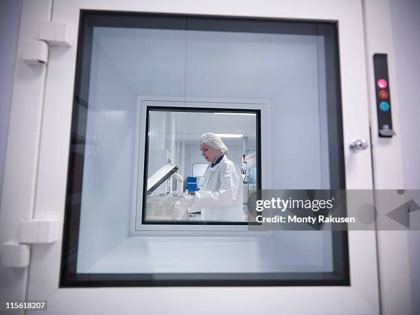 Cleanrooom Hatch 226 Hatch Door Stock Photos, High-Res Pictures, and Images - Getty Images
