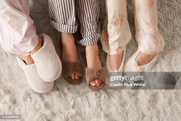 close-up of three females in slippers - chinelo imagens e fotografias de stock