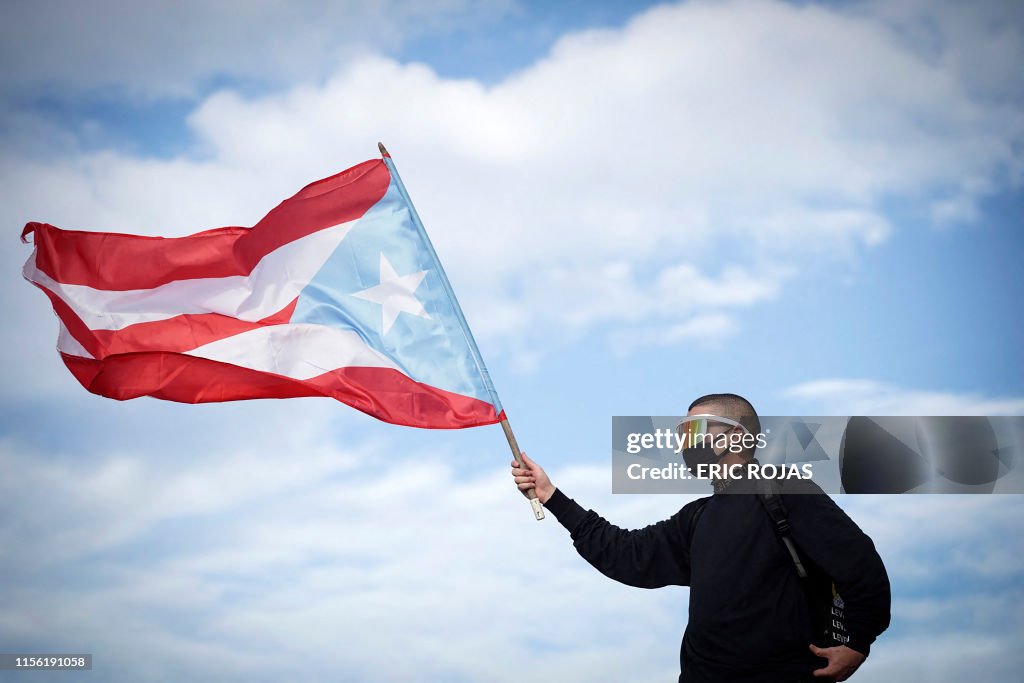 TOPSHOT-US-PUERTORICO-POLITICS-CORRUPTION-DEMO