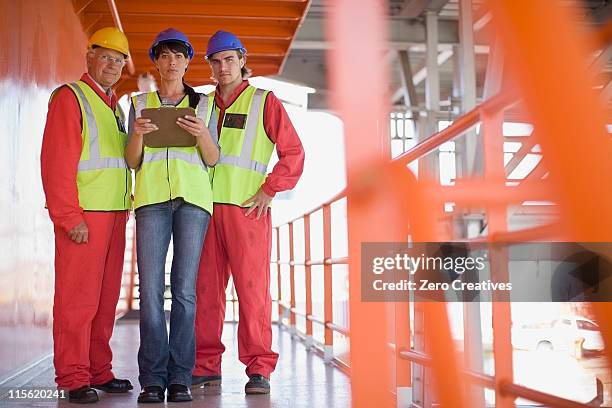 arquiteto e os construtores - grupo pequeno de pessoas imagens e fotografias de stock