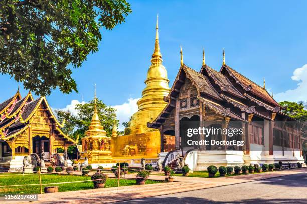 wat phra singh temple, chiangmai, thailand - provincia-de-chiang-mai fotografías e imágenes de stock