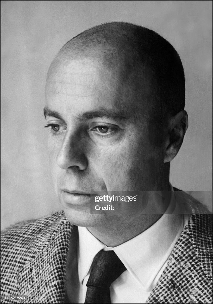 CLAUDE SIMON