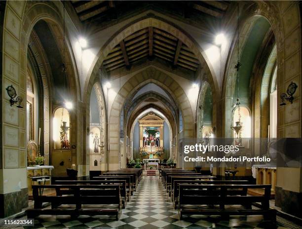 Italy; Lombardy; Bergamo; San Bernardino Church. View interior nave San Bernardino church altar pointed arch/ogive round arch wooden ceiling