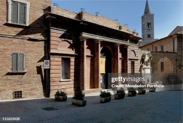 Italy; Marche; Pesaro Urbino; Urbino; Botanical Garden. Botanical Garden facade main building Doric columns rustication/ashlar-work brick buildings...