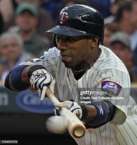 Bbisping@startribune.com Minneapolis, Saturday, 6/18/11] Twins vs San Diego. Twins bunted in the 6th inning.