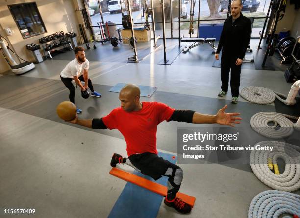 Minnesota Twins outfielder Torii Hunter works out 3 times a week at Synergy an athletic performance gym in Dallas Texas. Hunter works with Jon DeMoss...