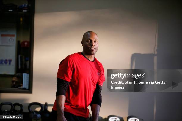 Minnesota Twins outfielder Torii Hunter works out 3 times a week at Synergy an athletic performance gym in Dallas Texas. Hunter works with Jon DeMoss...